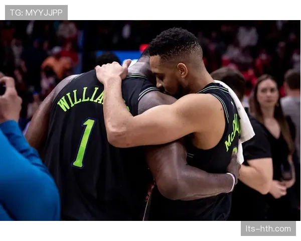 战术花絮：镜头捕捉到鹈鹕主帅场边指示球员坚决攻击对手边路防守